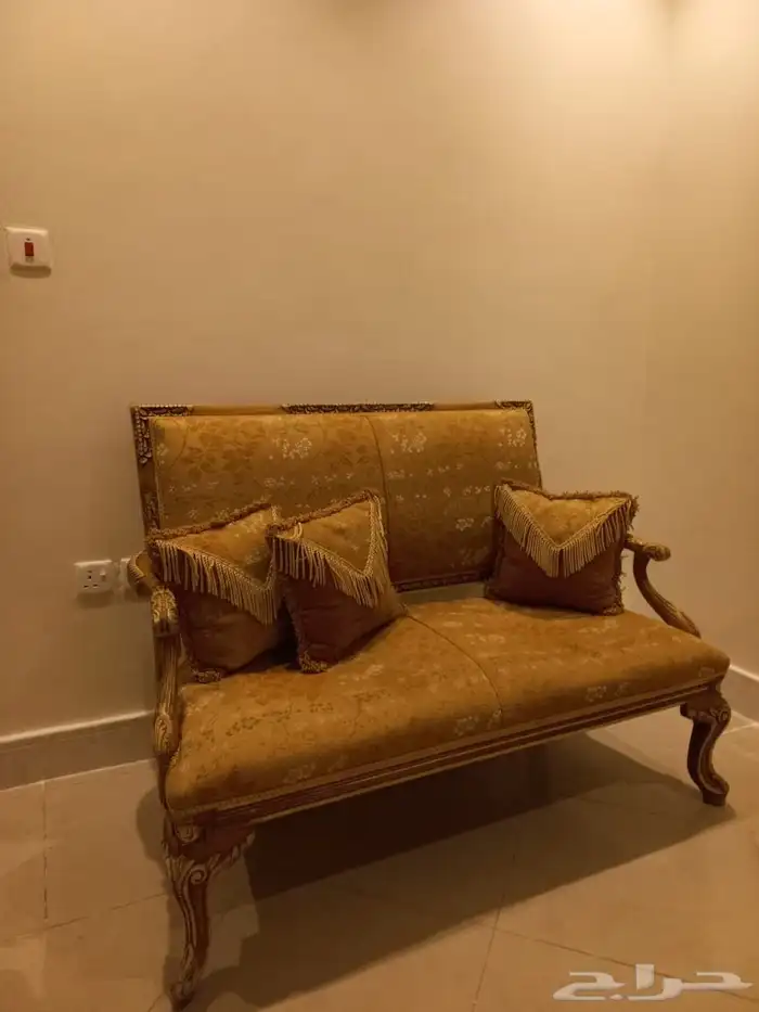 كنب مستخدم نظيف 2