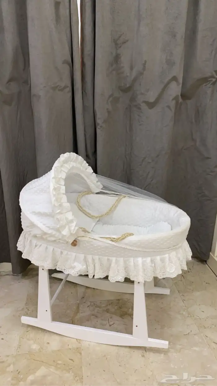 سرير اطفال بحالة جيده استخدام جدا بسيط 0