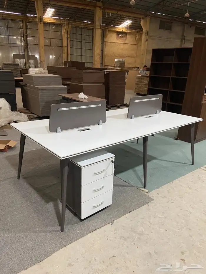 مكتب ابيض و رصاصي طقم مودرن فخم ورك ستيشن طاولة اجتماع كنب 83