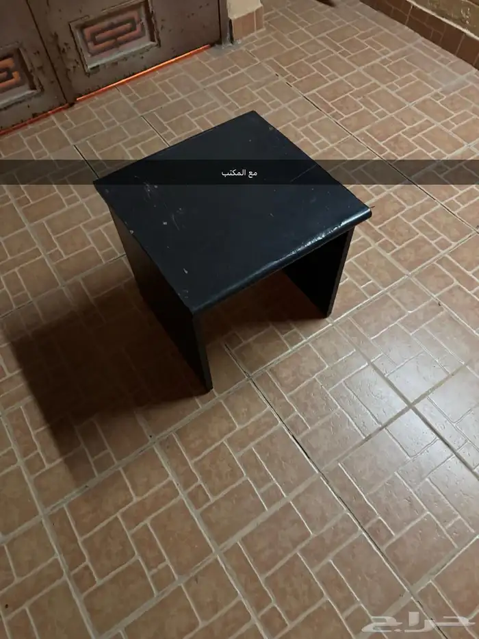 اثاث مكتبي نظيف جدا 3