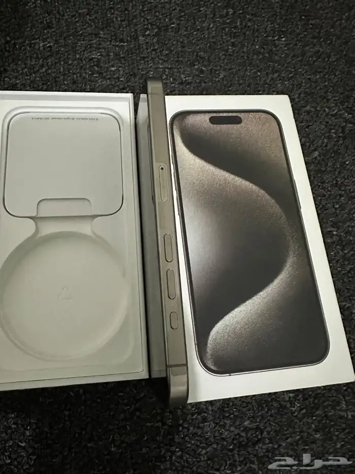 ايفون 15 برو iPhone آخو جديد عليه ضمان من جرير 3