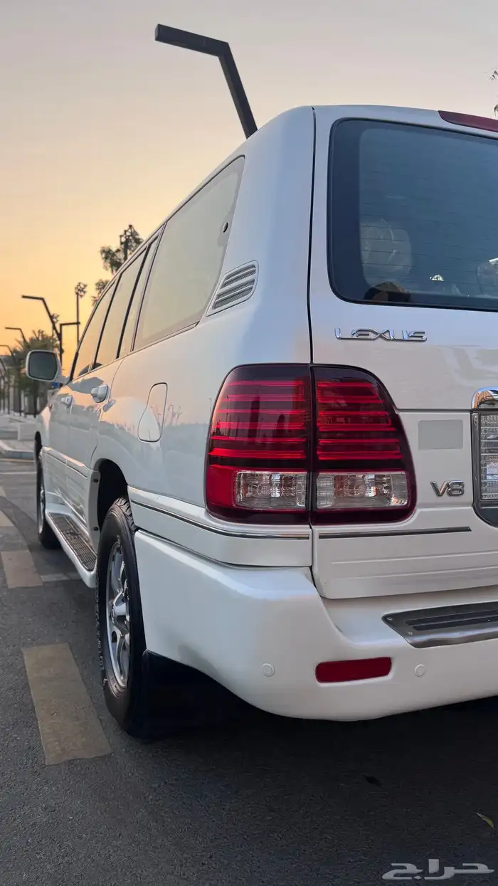 تم البيع لكسزس LX470 مخزن موديل 2006 31