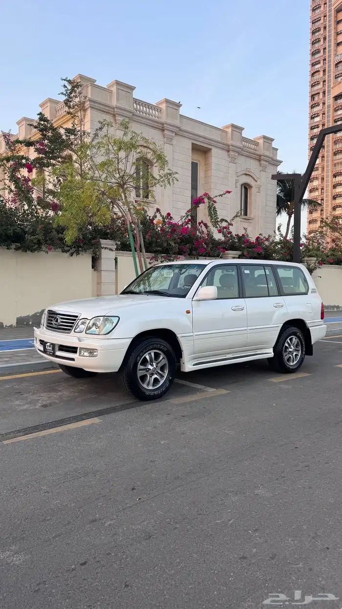 تم البيع لكسزس LX470 مخزن موديل 2006 1