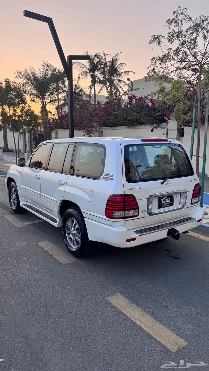 تم البيع لكسزس LX470 مخزن موديل 2006 7