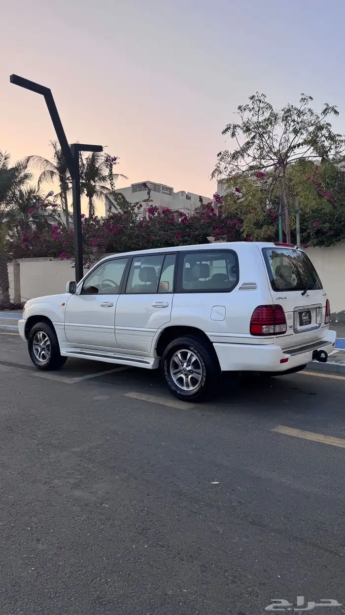 تم البيع لكسزس LX470 مخزن موديل 2006 6