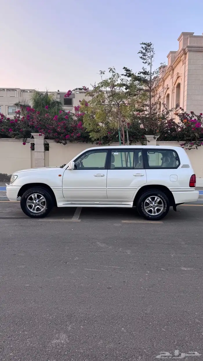تم البيع لكسزس LX470 مخزن موديل 2006 5