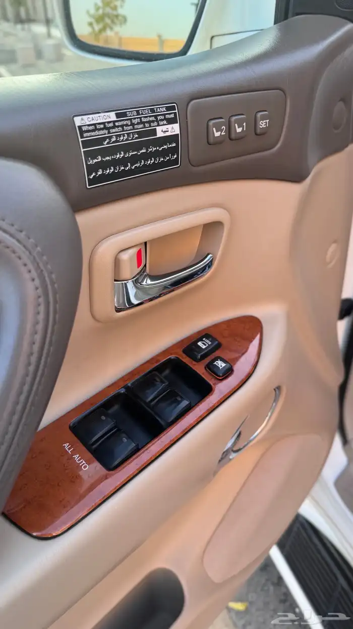 تم البيع لكسزس LX470 مخزن موديل 2006 73