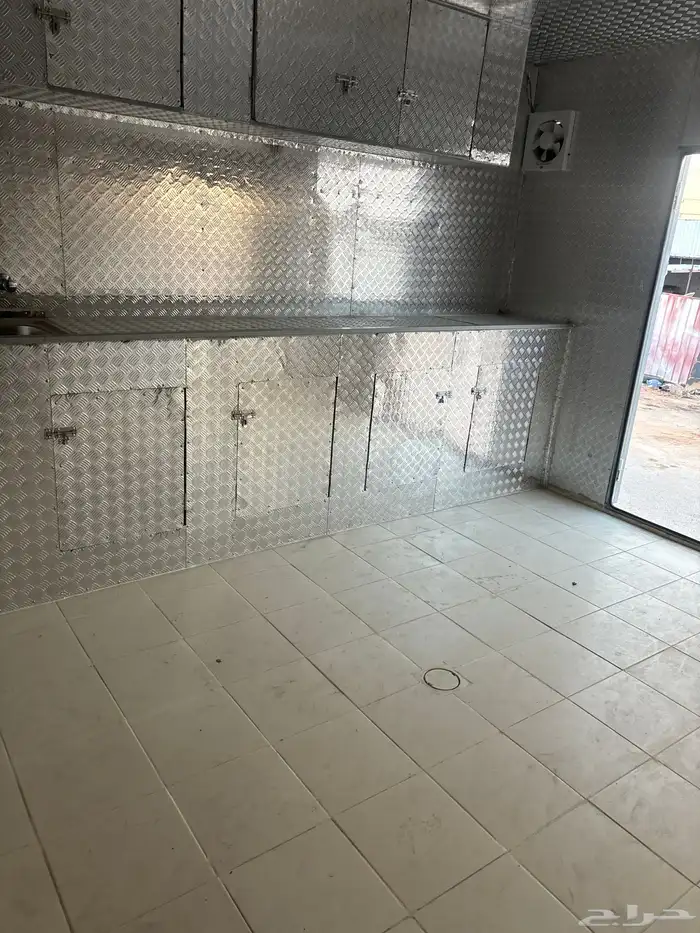 كرفان تحت الانشاء الطول 13 10