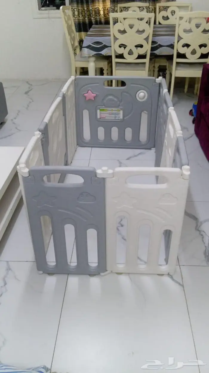 Almost New Playpen Kids Playing Block 3