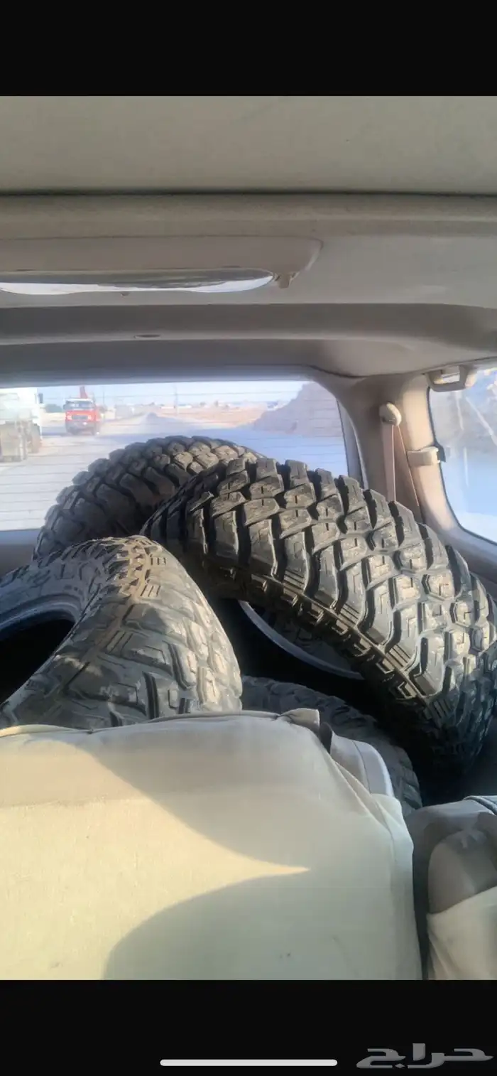 كفرات حجريه ماكسس مقاس 275 75 17 نظيفة كما هو موضح بالصور 1