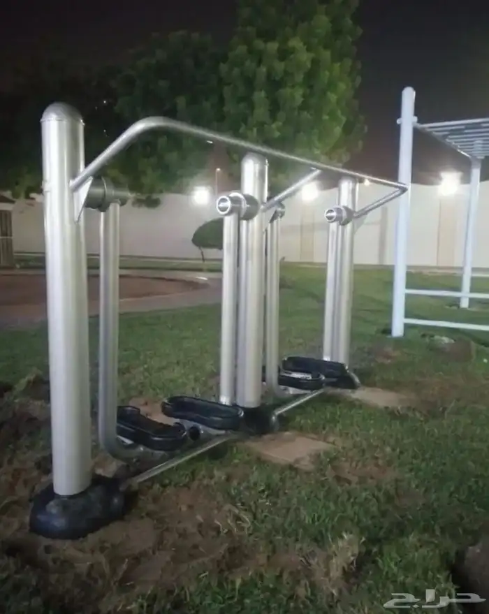 معدات رياضيه للحدائق-العاب بدنيه خارجيه كراسي وسلات حدائق 14