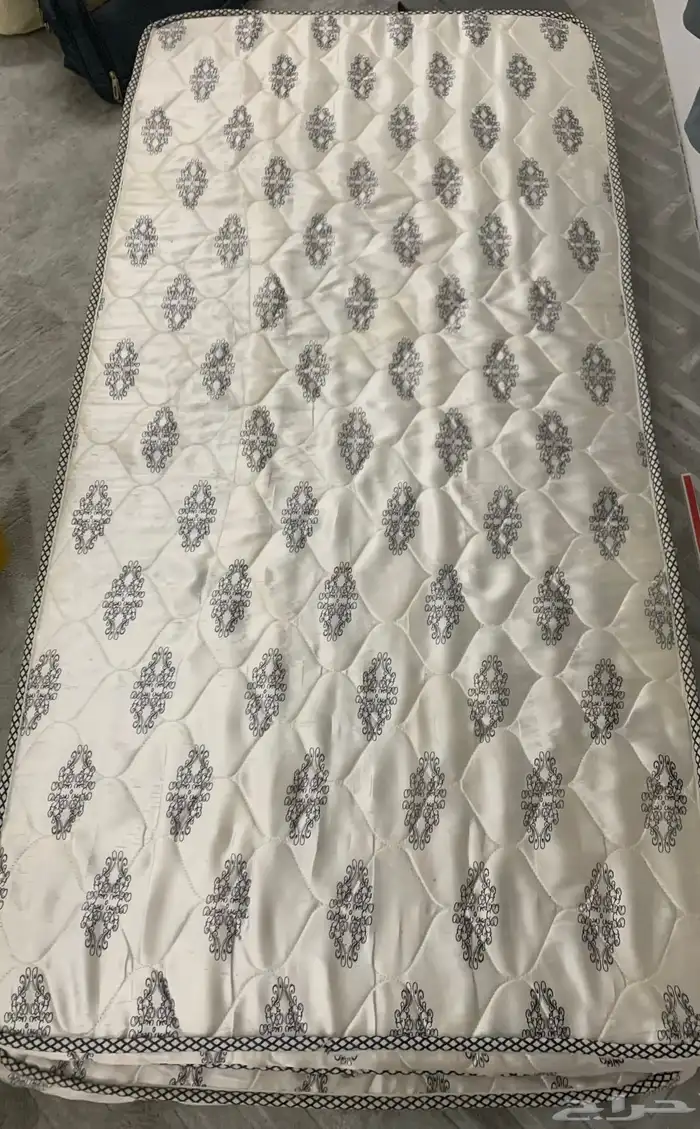 فرصة مراتب نضيفة رخيصة 0