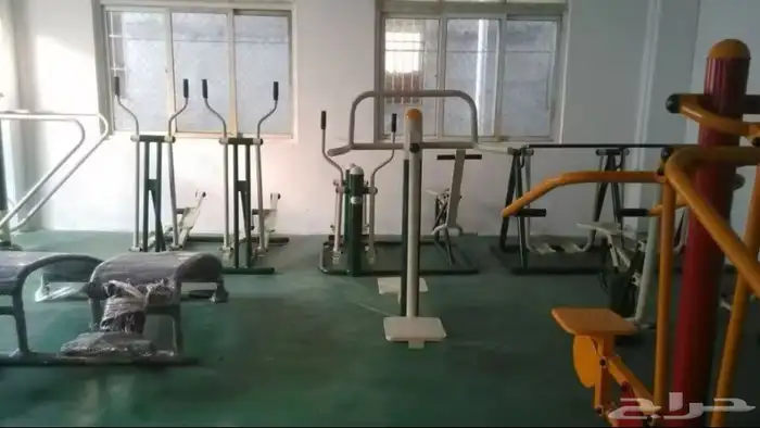 معدات رياضيه للحدائق-العاب بدنيه خارجيه كراسي وسلات حدائق 21