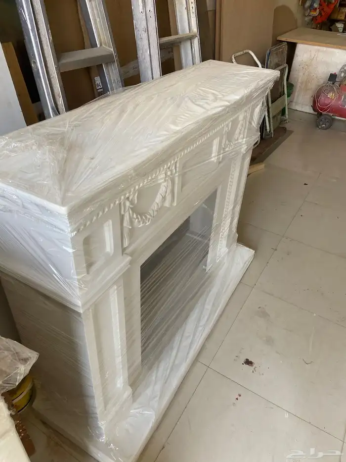 طاولة ديكور دفاية جديدة بتغليف المصنع لم تستخدم 9