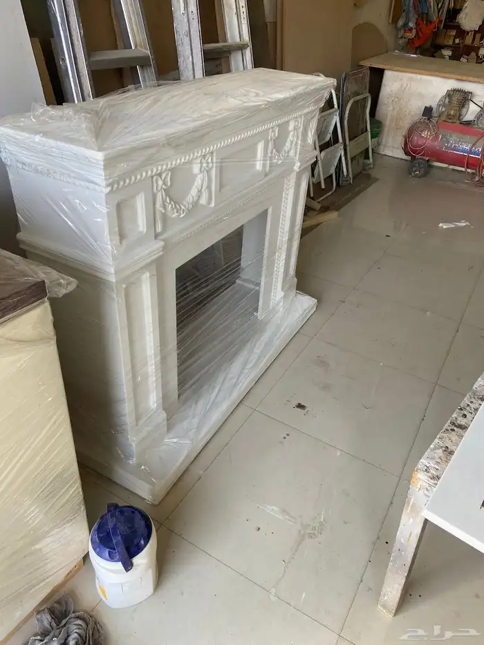 طاولة ديكور دفاية جديدة بتغليف المصنع لم تستخدم 0