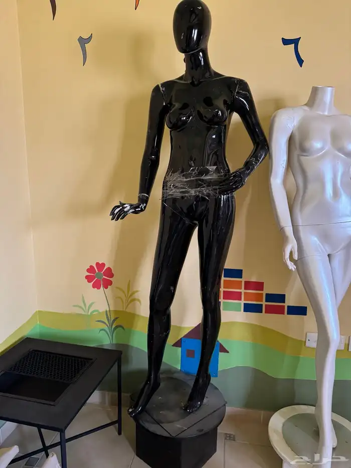 مانيكانات فايبر و حديد للبيع 3