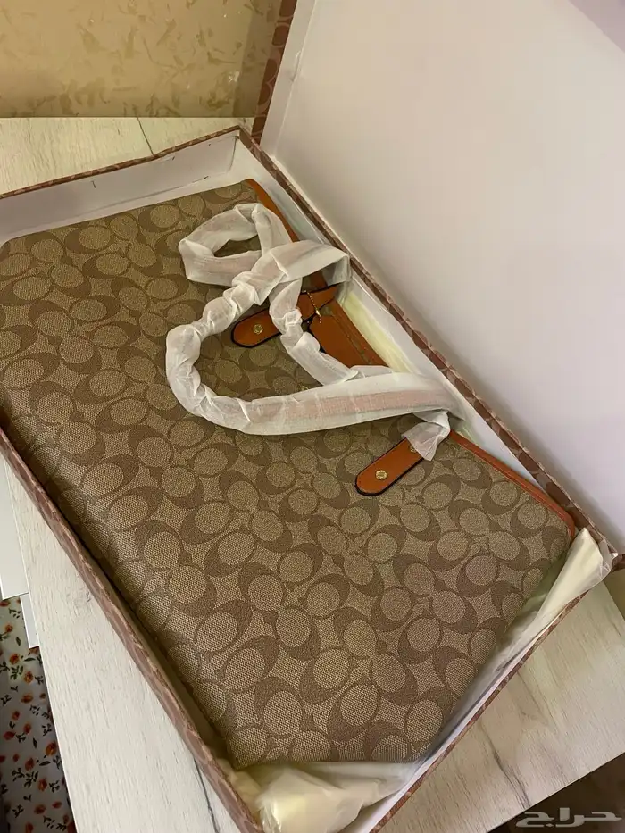 شنطه ماركه كوتش جديده 5
