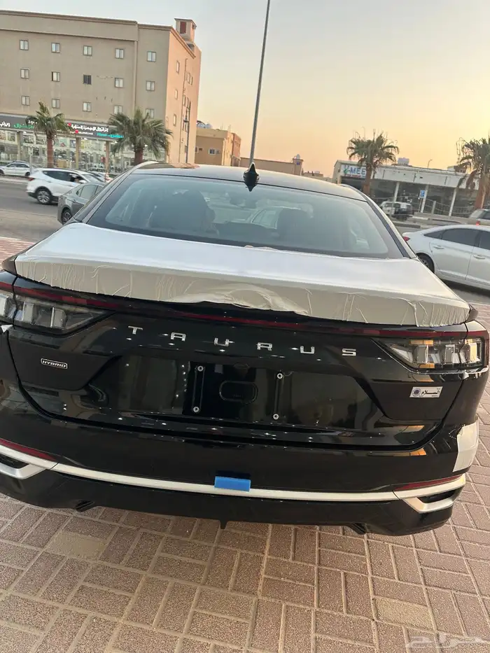 فورد تورس امبيناتي 2025 هايبرد 8