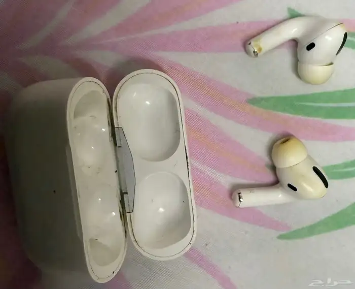 سماعات Airpods مستخدمه 0