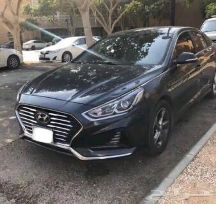 سايق هندي لتوصيل الموظفات 4