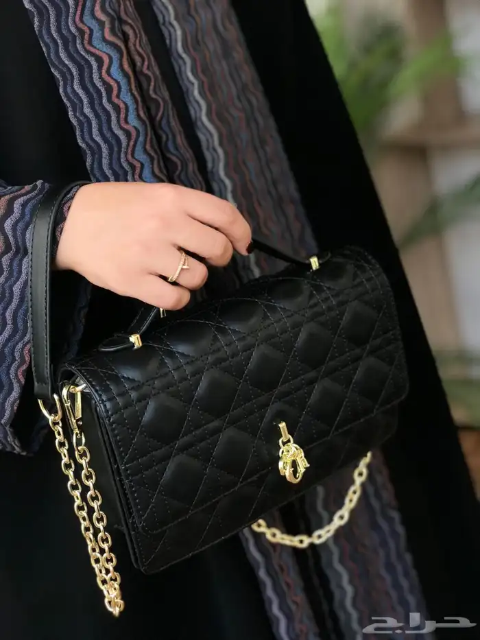 شنط نسائيه تقليد ماركة هاي كواليتي مع الملحقات 33