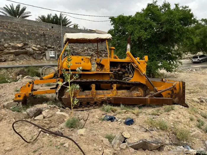 بلدوزر كوماتسو موديل 85 للبيع 1