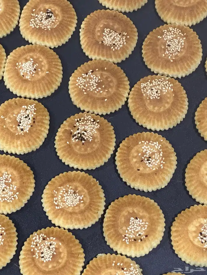 كليجا حائل الاصلية سادة ومعمول وفطيرة تفاح متوفر تمارا 1