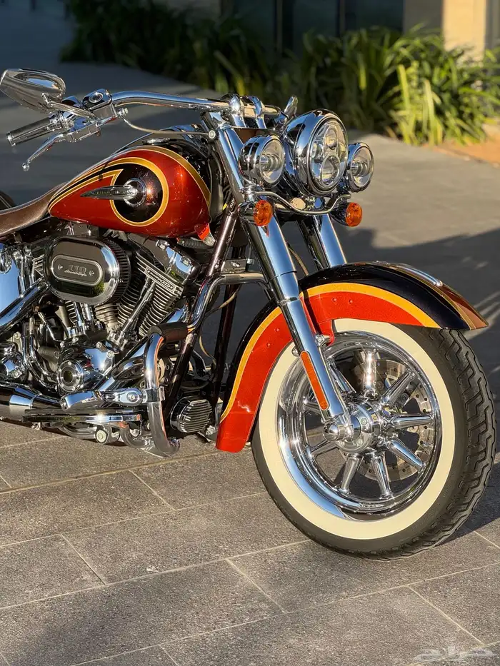 Harley deluxe CVO 2014 نادر 0
