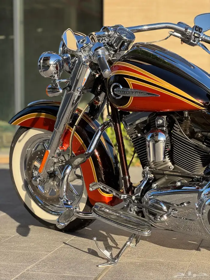 Harley deluxe CVO 2014 نادر 3