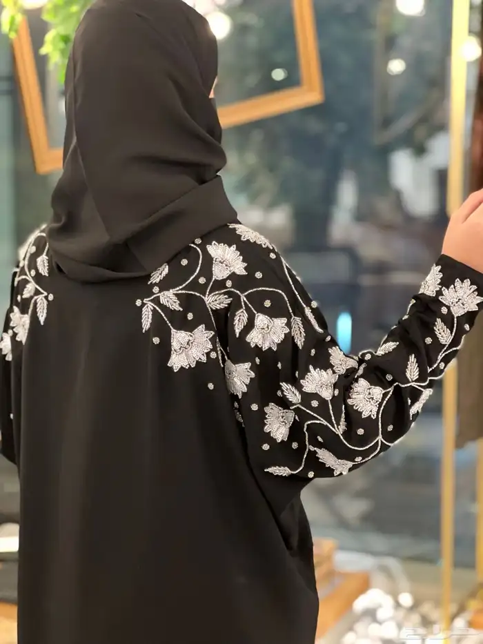 عبايات بضاعة جديده تقريبا 200 عبايه فخمة 9