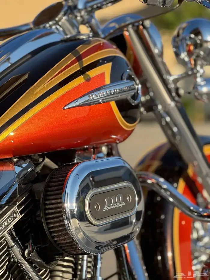 Harley deluxe CVO 2014 نادر 8