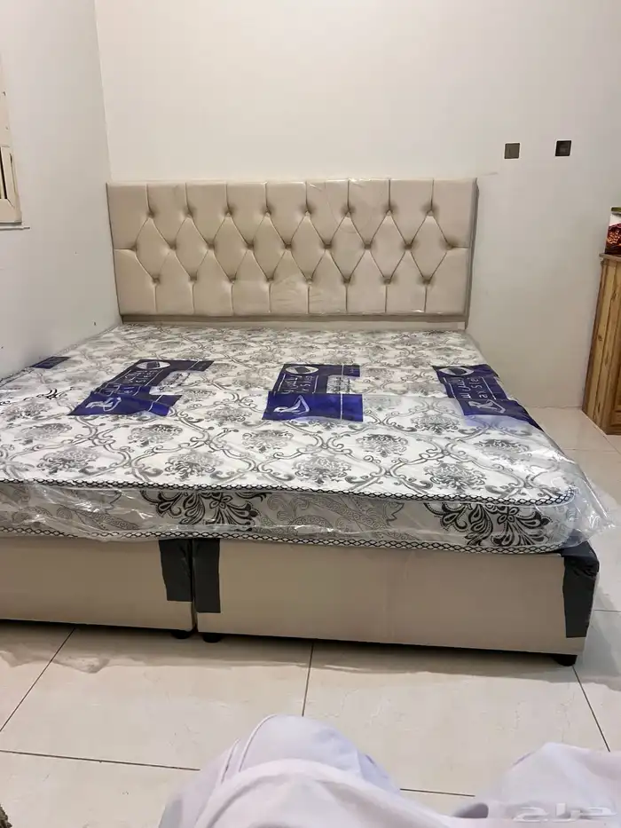 سرير خشب صندوق نفرين 0