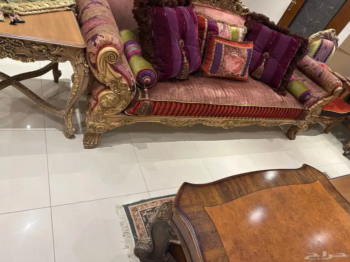 كنب فاخر للبيع 0