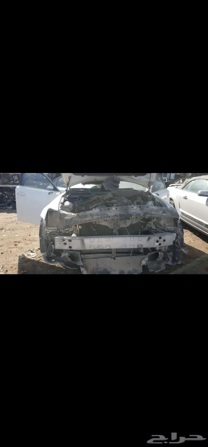 لكزس lS 300 موديل 2007 يوجد لديه بعض القطع 2