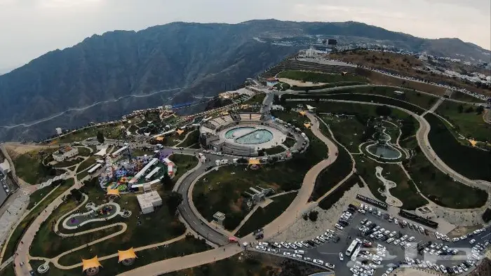 مصور درون تصوير كاميرا 4