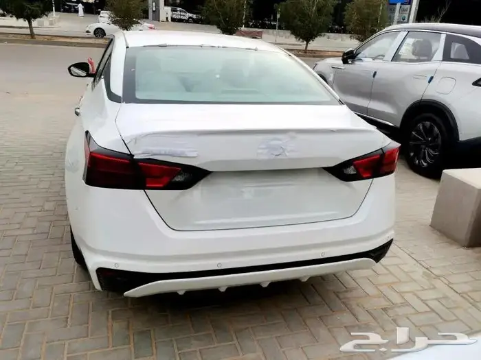 نيسان التيما استاندر S موديل 2024 اللون ابيض 6