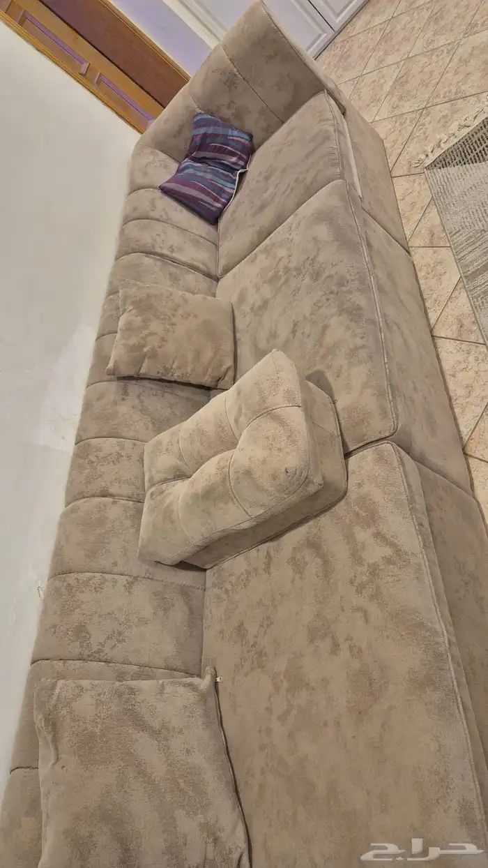 كنب مجلس و طاولة سفرة كلاسيك 3