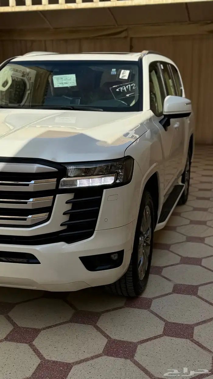 تم البيع   تم الاندكروزر 2022 GXR L5 فل كامل بحالة الاصفار 1
