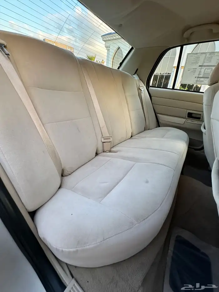 ( مباع ) فورد فكتوريا 2011 وكالة وارد الجزيرة 52