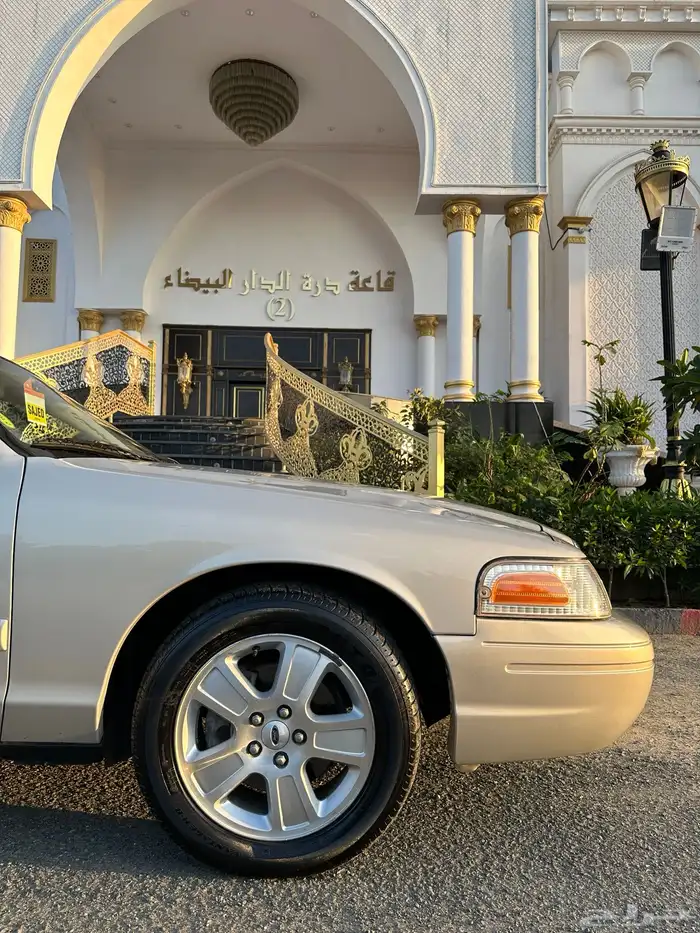 ( مباع ) فورد فكتوريا 2011 وكالة وارد الجزيرة 26