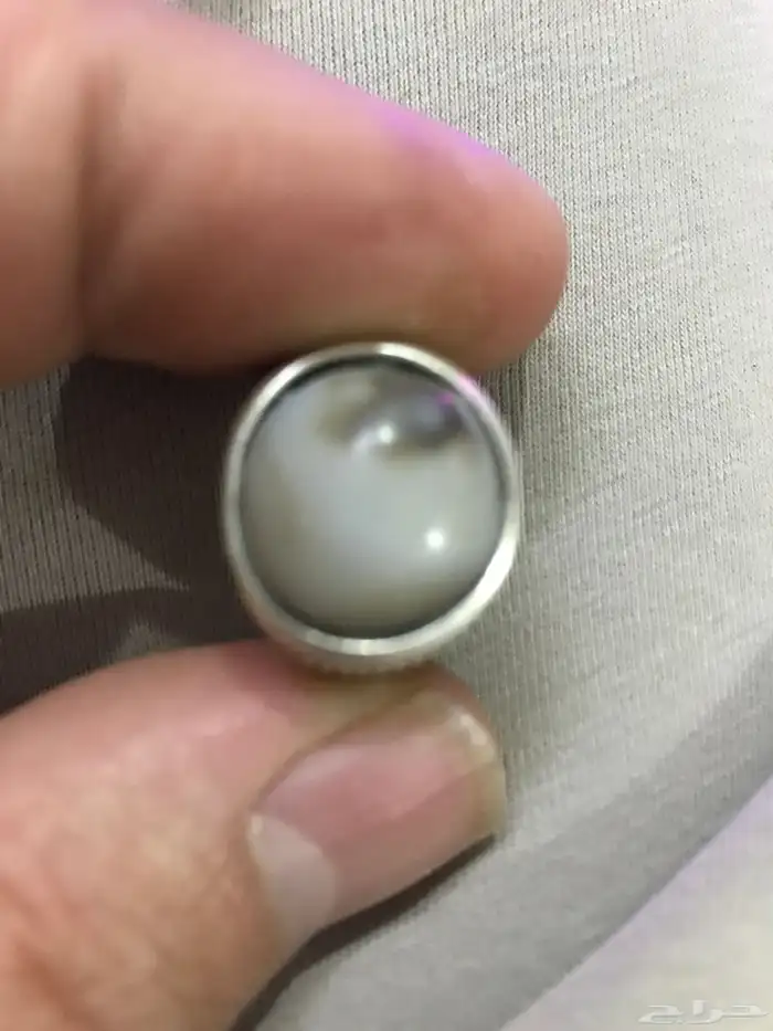 خاتمين واحد حجر ياقوت طبيعي والثاني حجر عقيق ابيض وقديمات و 0