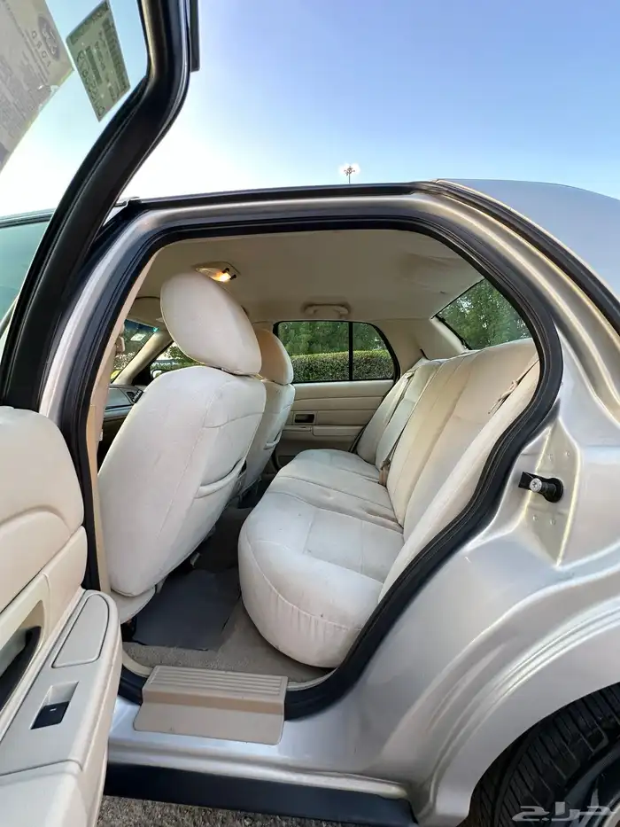 ( مباع ) فورد فكتوريا 2011 وكالة وارد الجزيرة 46