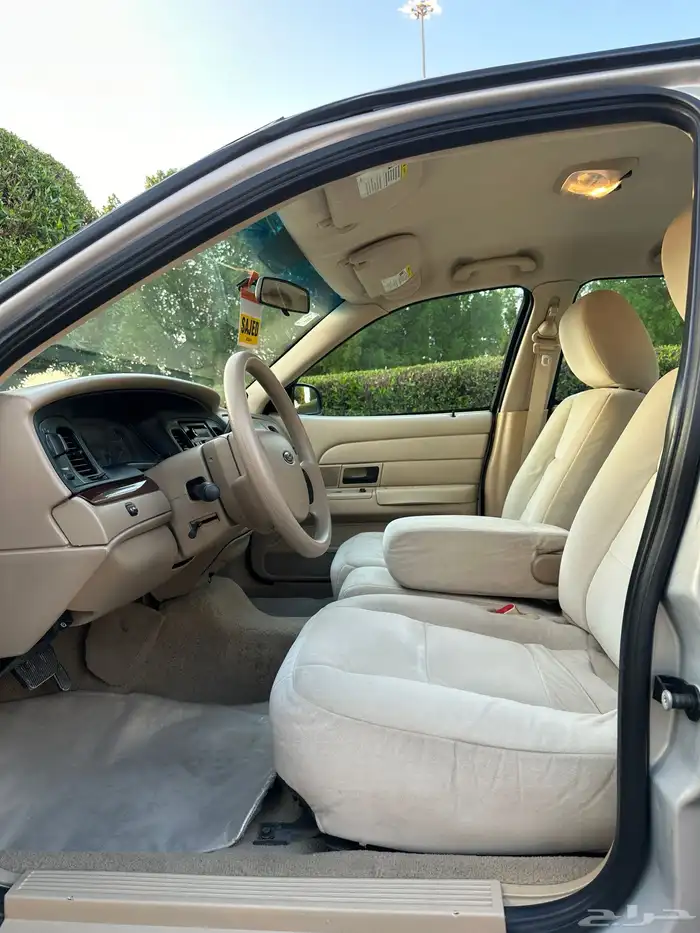 ( مباع ) فورد فكتوريا 2011 وكالة وارد الجزيرة 44