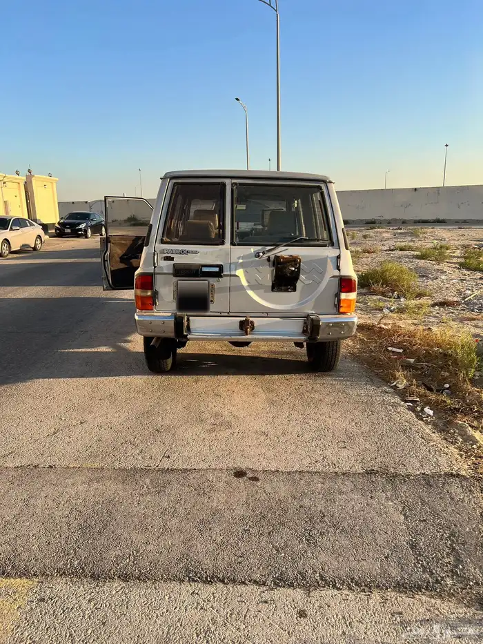 جيب موديل90نيسان سوبر سفاري مع مكينة نيسان 97 للبيع. 5
