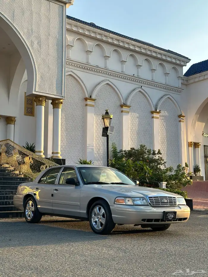 ( مباع ) فورد فكتوريا 2011 وكالة وارد الجزيرة 9