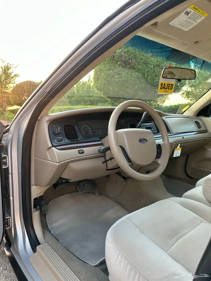 ( مباع ) فورد فكتوريا 2011 وكالة وارد الجزيرة 40