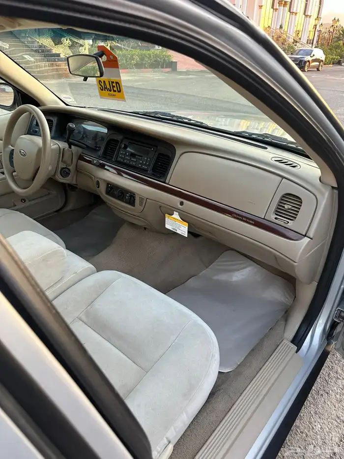 ( مباع ) فورد فكتوريا 2011 وكالة وارد الجزيرة 60