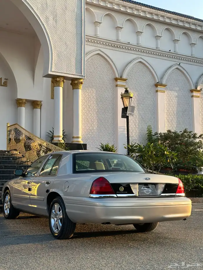 ( مباع ) فورد فكتوريا 2011 وكالة وارد الجزيرة 30