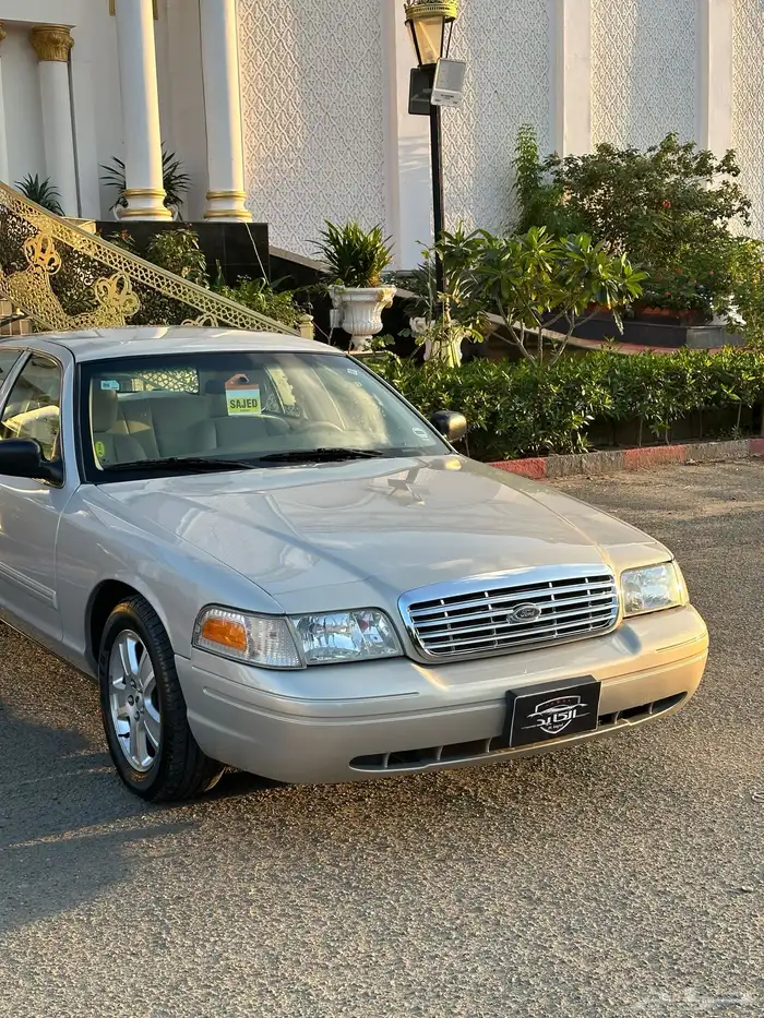 ( مباع ) فورد فكتوريا 2011 وكالة وارد الجزيرة 14