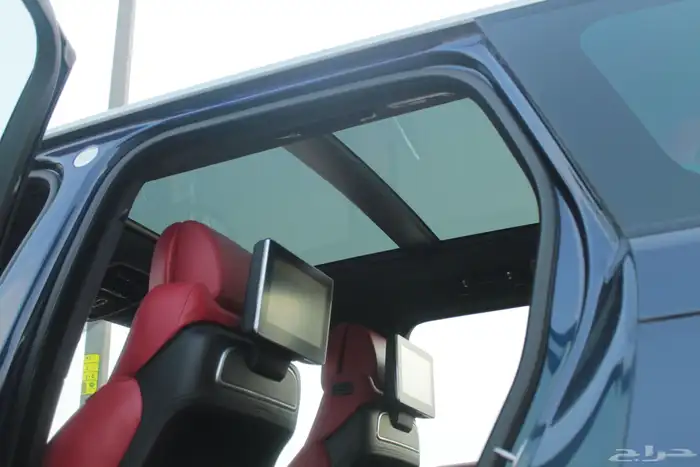 مصور سيارات لعرضها للبيع 10